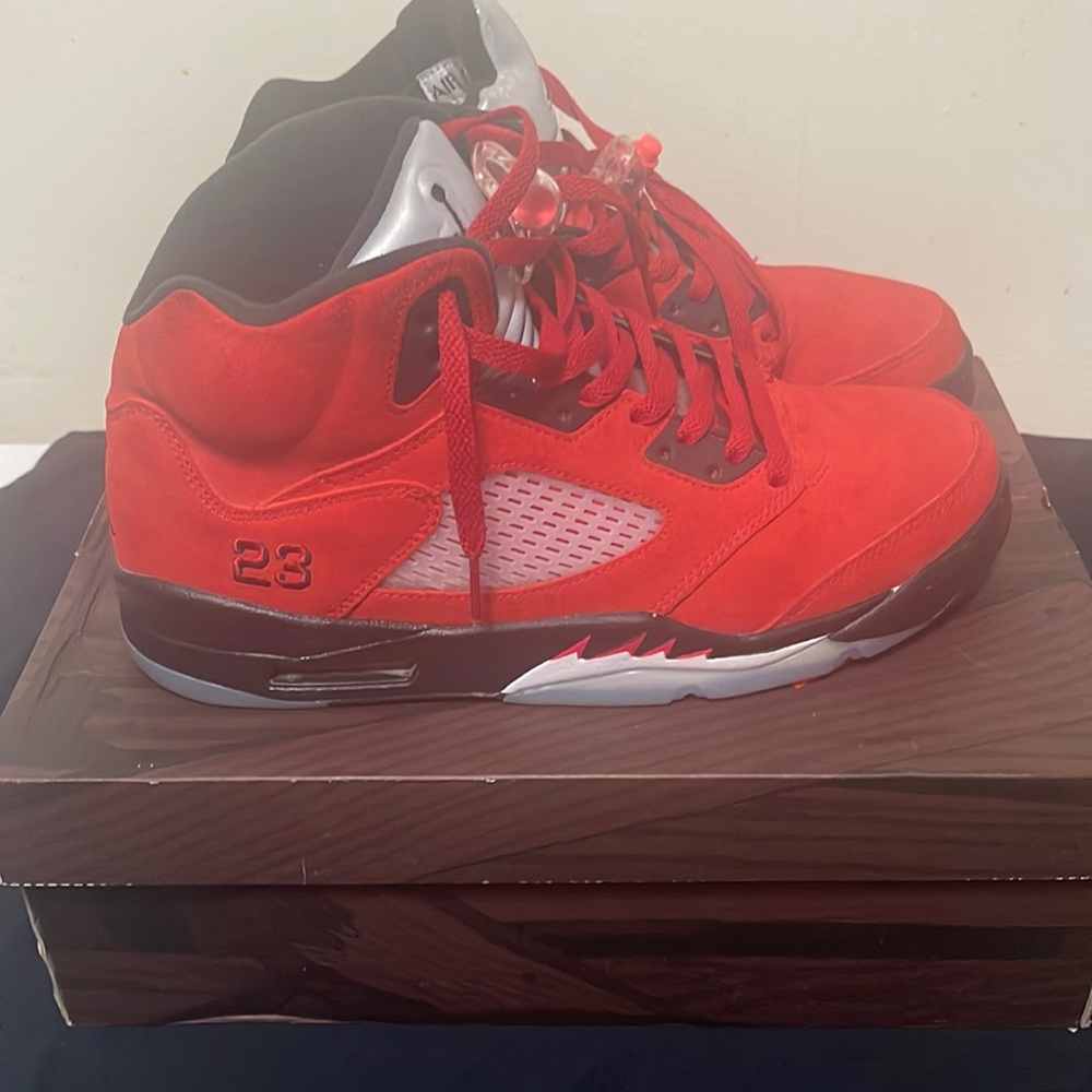 Jordan 5 “Raging Bulls”